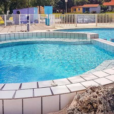 Stunning In Saint-Savinien